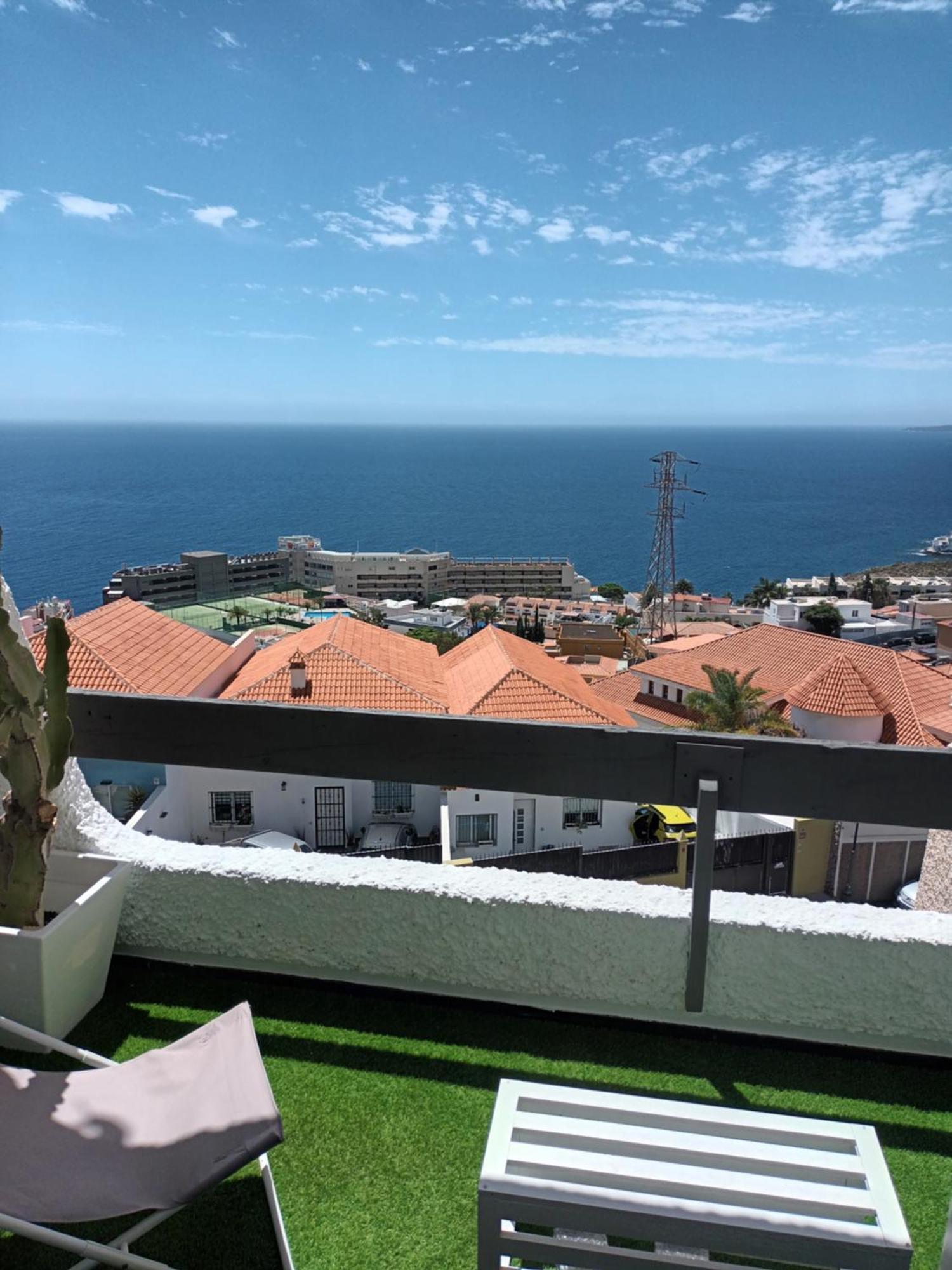Modern Open-plan With Terrace And Sea View