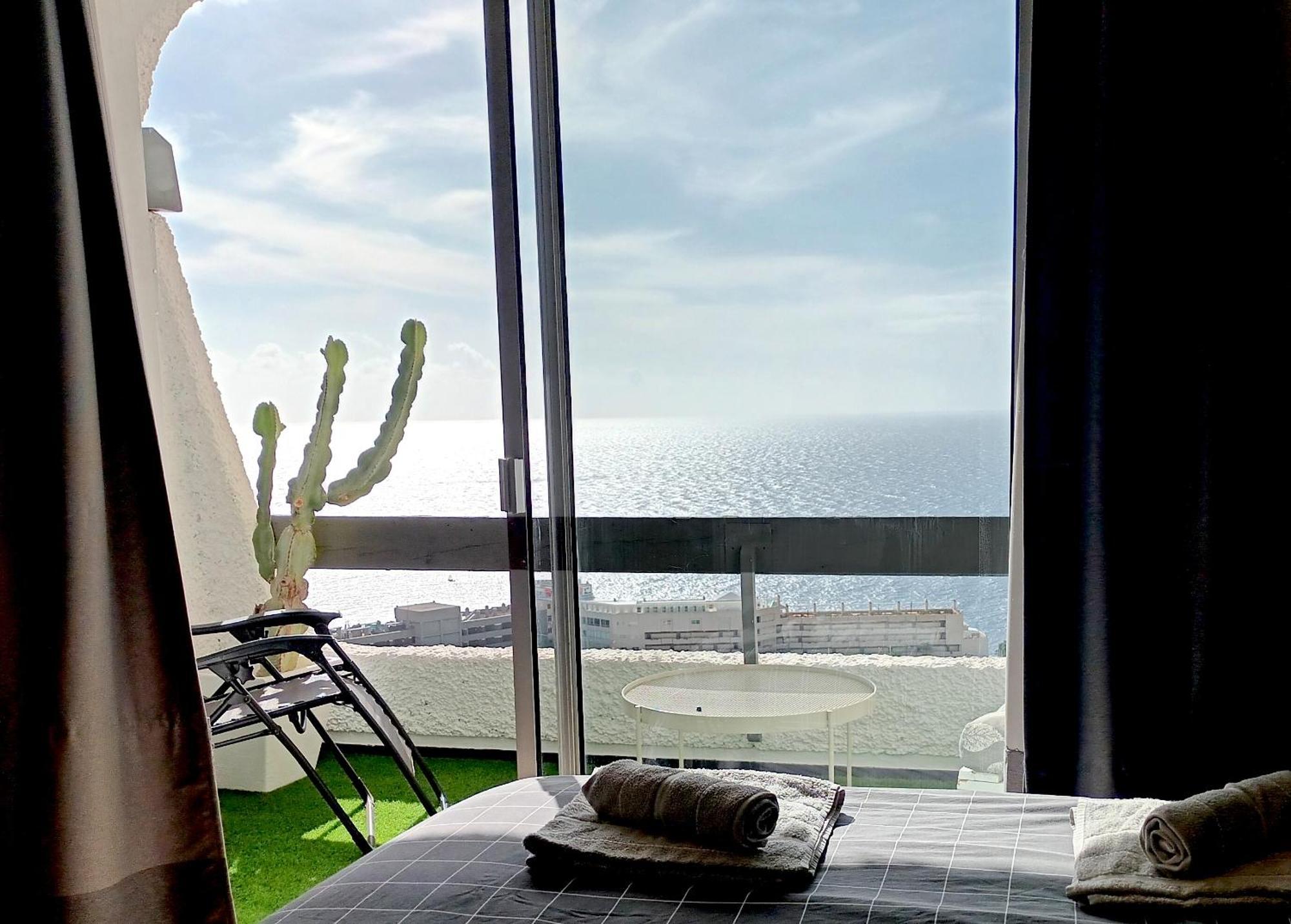 Modern Open-plan With Terrace And Sea View Apartment *
